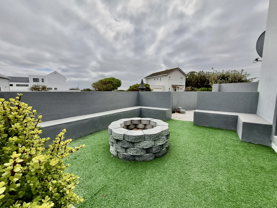 3 Bedroom Property for Sale in Yzerfontein Western Cape